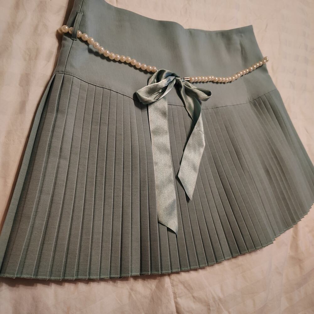 Kenzie Pleated Pearl Bow Mini Skirt Coquette Balletcore Size 6 - Picture 4 of 10